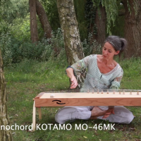 Master Monochord KOTAMO mit Tasche und Ständer