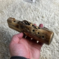 Okarina aus Wurzelstück | F in 432 Hz | Pentatonische Stimmung | ca. 18 cm