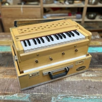 Reise Koffer Harmonium | Radha" mit 2½  Oktaven | Zedernholz | 440 & 432 Hz