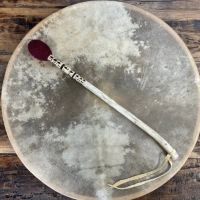 Trommel-Stock mit Filzklöppel aus ProSpecieRara-Wolle