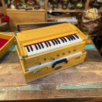 "Radha" Reise Koffer Harmonium mit 3¼ Oktaven | Zedernholz Edition | 440 Hz