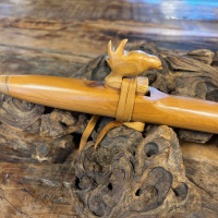 Gebetsflöte in hohem C-Moll | Vogel Windblock | Eibenholz | Miguel Medina