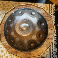 Handpan Chirp | D Amara | 10 Klangfelder – inkl. Rucksacktasche