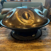 Handpan Chirp | D Ashakiran | 9 Klangfelder – inkl. Rucksacktasche