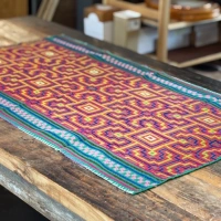 Shipibo Altar- / Manta-Tuch – Handgewebt und bestickt