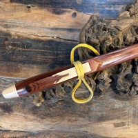 Gebetsflöte in E♭-Moll | Feder Windblock | Padouk | Miguel Medina