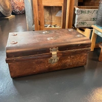 Reisekoffer aus Metall