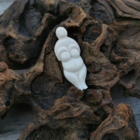Amulett | The Divine Feminine