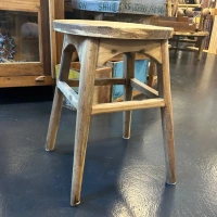 Hocker Lamok aus indischem Recyclingholz – handgefertigtes Unikat