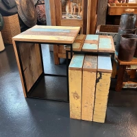 Trio-Tischlein aus Recyclingholz und Metall