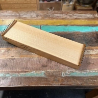 Monolini Monochord von feeltone in fünf Tonlagen C, D, F, G, A