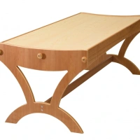 Oktav-Klangmassageliege von feeltone in Eschen- oder Kirschholz erhältlich